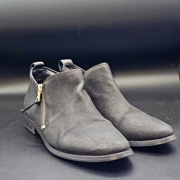 UGG Glee Black Leather Side Zip Low Heel Ankle Booties - Picture 3 of 8